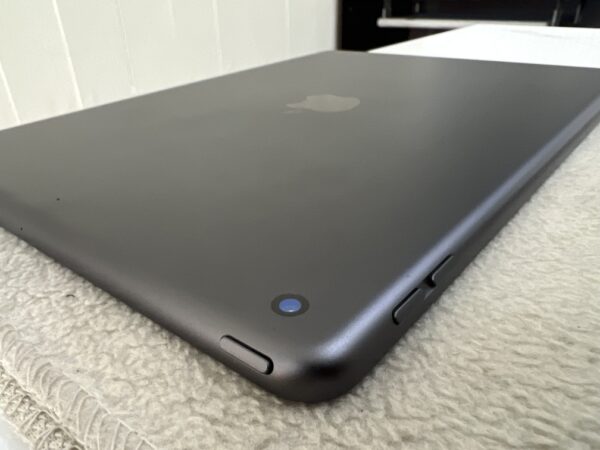 iPad Gen 8 WiFi 32GB สภาพสวย93% สุขภาพแบต83% สีGray ศูนย์ไทย ครบกล่อง - Image 8