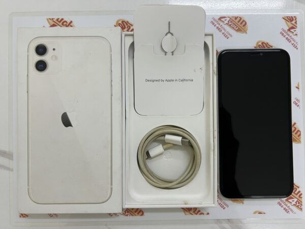 ขายถูกๆ iPhone 11 64GB สุขภาพแบต83% สภาพ89% (เครื่องเปลี่ยนจอเทียมมานะครับ) สีขาว ศูนย์ไทย อุปกรณ์ครบกล่อง ไม่ติดiCloud ประกันหมดแล้ว - Image 2