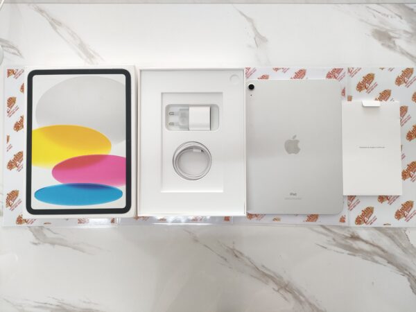 ขายถูก iPad Gen 10 WiFi 64 GB สภาพสวย95% สุขภาพแบต100% สีSilver ศูนย์ไทย อุปกรณ์ครบกล่อง ไม่ติดiCloud ประกันหมดวันที่ 21 เมษายน 2569