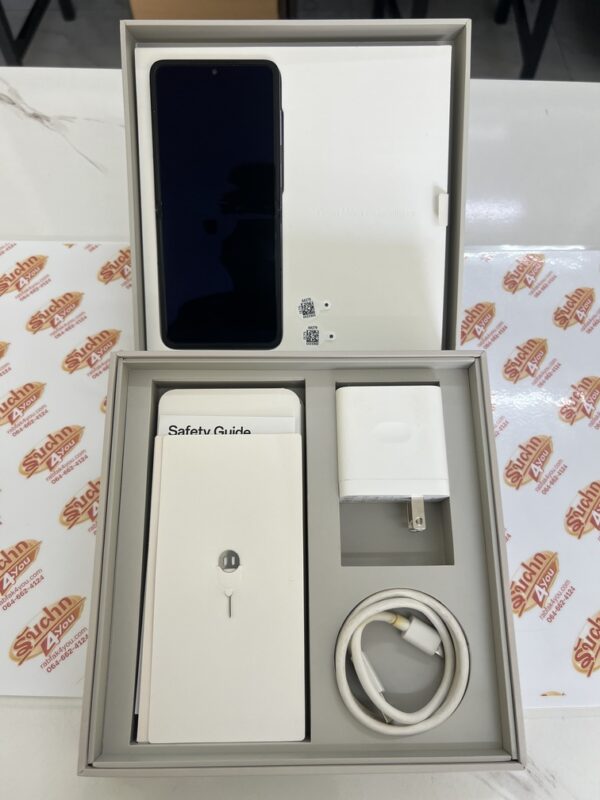 ขายถูกๆ OPPO Find N2 Flip 5G RAM8GB ROM256GB สีม่วง สภาพสวย89% อุปกรณ์ครบกล่องมี ตัวเครื่อง+หัวชาร์จ+สายชาร์จ+เข็ม+คู่มือ+กล่อง ไม่ติดสัญญา ประกันหมดแล้ว