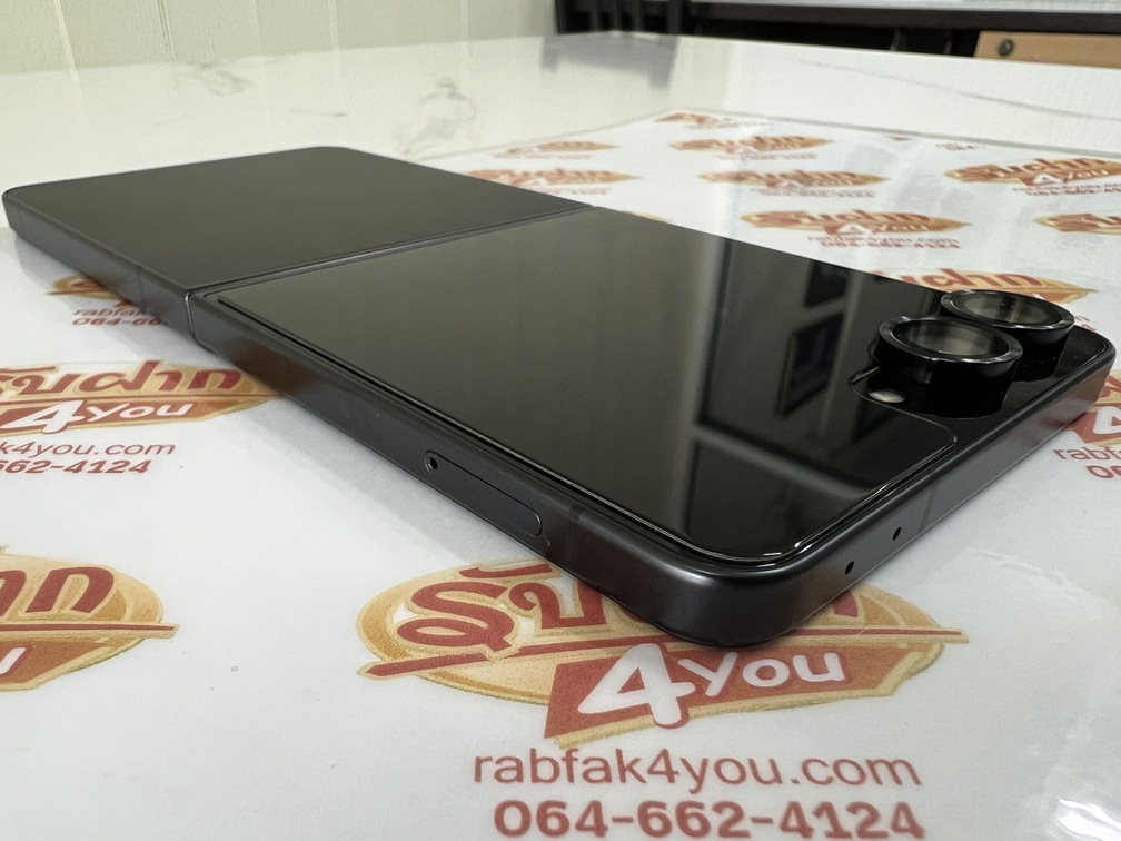 ขายถูก Samsung Galaxy Z Flip 7 5G Ram12GB Rom256GB การันตีความใหม่ สี Jetblack อุปกรณ์ครบกล่อง ไม่ติดสัญญา ประกันยาวๆ Samsung Care+ หมด 22 สิงหาคม 2570 - Image 10