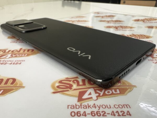ขายถูกๆ Vivo V30 5G Ram12GB Rom256GB สภาพสวย87% เครื่องมีรอยนิดหน่อยตามการใช้งานโดยรวมแล้วสวย สีดำ อุปกรณ์ไม่มีนะครับ ไม่ติดสัญญารายเดือน ประกันหมดแล้ว - Image 5