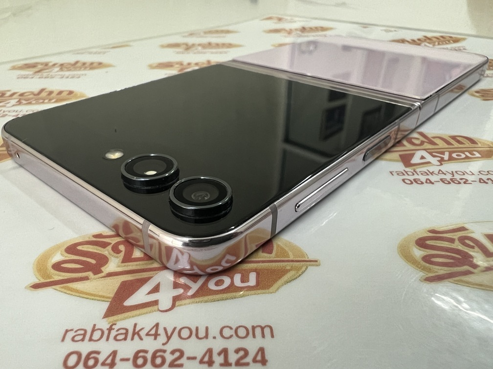 ขายถูกๆ Samsung Z Flip 5 5G Ram8GB Rom256GB สภาพสวย88% เส้นพลาสติ๊กขอบจอมีรอยแตกนิดนึงมองแทบไม่เห็น สีPurple ไม่ติดสัญญา ประกันหมดแล้ว - Image 6