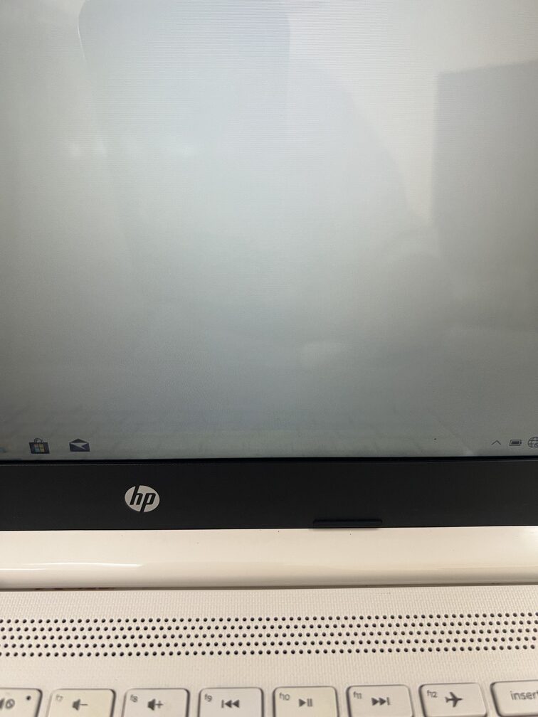 ขายถูกๆ HP 14-cm0011AU CPU AMD A6-9225/RAM4GB/HDD1TB จอ14นิ้ว HD(1366x768) เครื่องสีขาว สภาพ85% อุปกรณ์มี ตัวเครื่อง+สายชาร์จ ประกันหมดแล้ว - Image 10