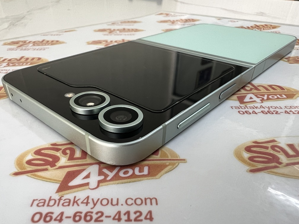 ขายถูกๆ Samsung Z Flip 6 5G Ram12GB Rom256GB สภาพสวย89% ขอบมีรอยนิดหน่อยตามรูป สีGreen อุปกรณ์ไม่มีนะครับ ไม่ติดสัญญา ประกันCare+หมด 24 มิถุนายน 2569 - Image 6