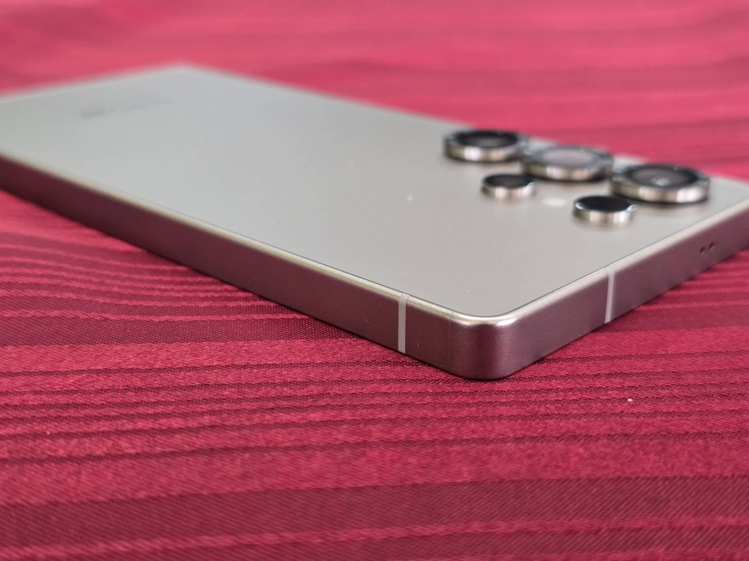 ขายถูก Samsung S25 Ultra RAM12GB ROM256GB สีGold การันตีความใหม่ อุปกรณ์ไม่มีนะครับ มีแต่ตัวเครื่อง ไม่ติดสัญญารายเดือน ประกันยาวๆหมดเดือน พฤศจิกายน 2569 - Image 3