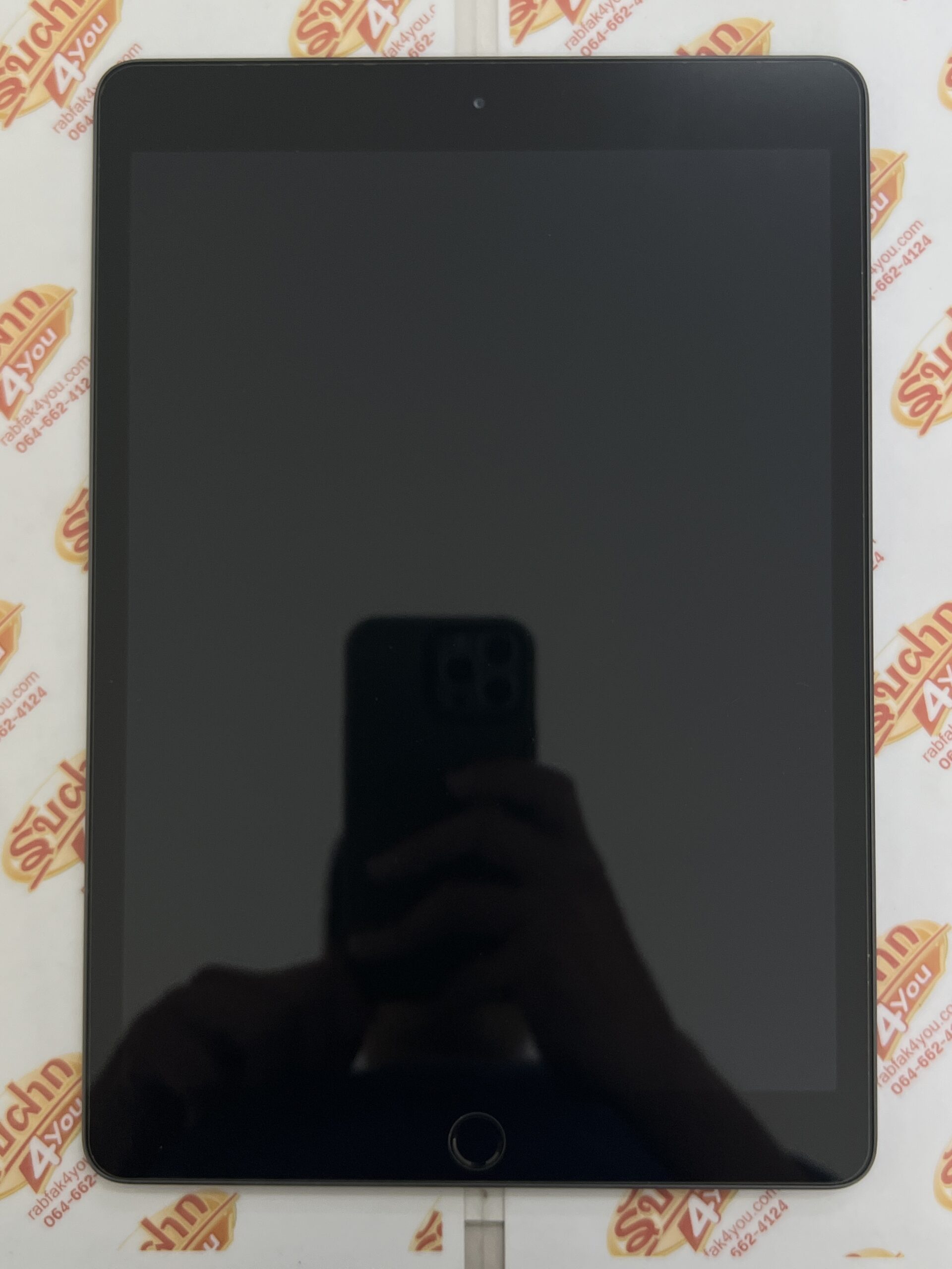 ขายถูก iPad Gen 8 WiFi 32GB สภาพสวย92% มีรอยขนแมวนิดหน่อยมองแทบไม่เห็นโดยรวมแล้วสวย สุขภาพแบต88% สีSpace gray ศูนย์ไทย อุปกรณ์ไม่มีนะครับ ไม่ติดiCloud - Image 2