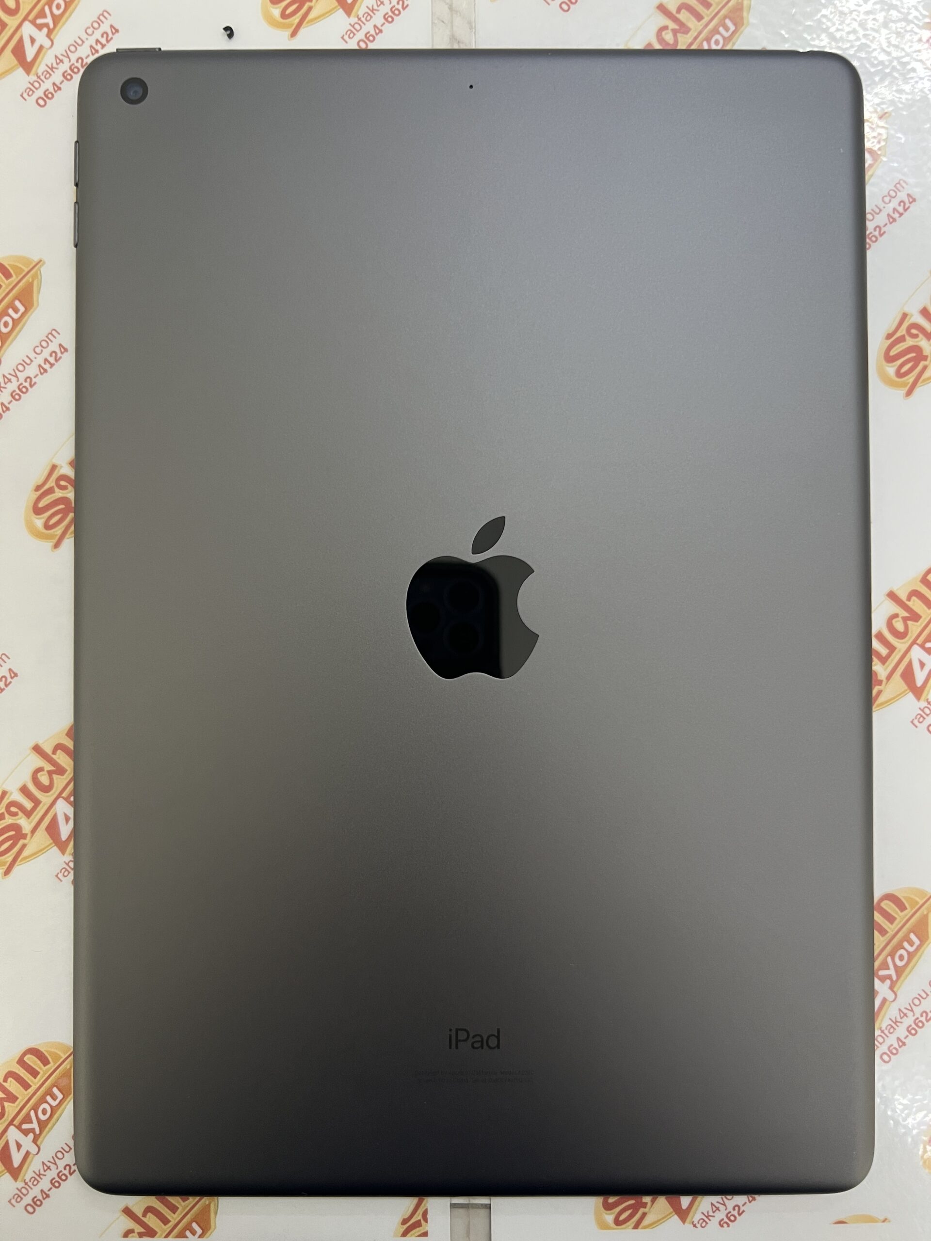 ขายถูก iPad Gen 8 WiFi 32GB สภาพสวย92% มีรอยขนแมวนิดหน่อยมองแทบไม่เห็นโดยรวมแล้วสวย สุขภาพแบต88% สีSpace gray ศูนย์ไทย อุปกรณ์ไม่มีนะครับ ไม่ติดiCloud