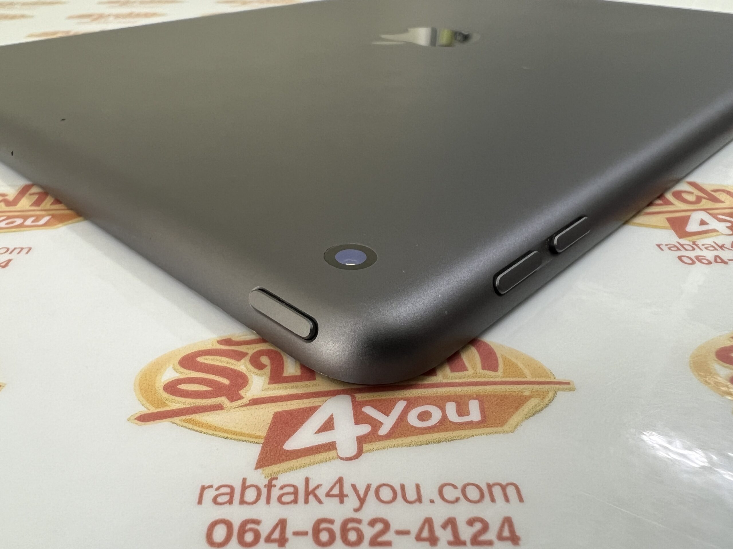 ขายถูก iPad Gen 8 WiFi 32GB สภาพสวย92% มีรอยขนแมวนิดหน่อยมองแทบไม่เห็นโดยรวมแล้วสวย สุขภาพแบต88% สีSpace gray ศูนย์ไทย อุปกรณ์ไม่มีนะครับ ไม่ติดiCloud - Image 6
