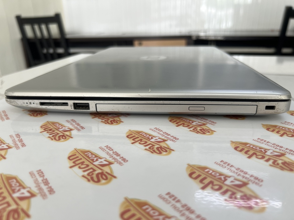 ขายถูก HP 15 i5-8265U/NVIDIA GeForce MX130 4GB/Ram4GB/HardDisk512GB 15.6FHD สีSilver สภาพสวย88% มีรอยขนแมวนิดหน่อย ตัวเครื่อง+สายชาร์จ ประกันหมดแล้ว - Image 4