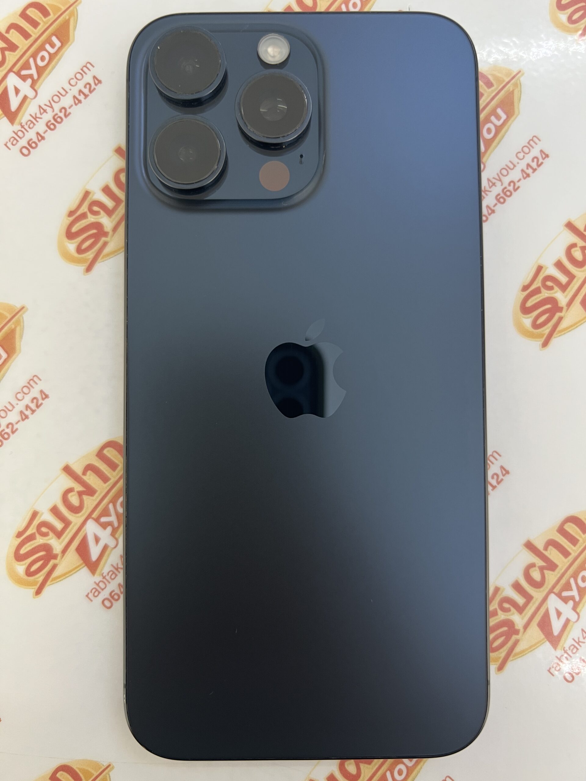 ขายถูก iPhone 15 Pro Max 256GB สภาพ79% เปลี่ยนจอเทียมมาและจอร้าวด้วยนะครับ(แต่ใช้งานได้ครับ) สุขภาพแบต75% สีBlue ศูนย์ไทย อุปกรณ์ไม่มีนะครับ ไม่ติดiCloud