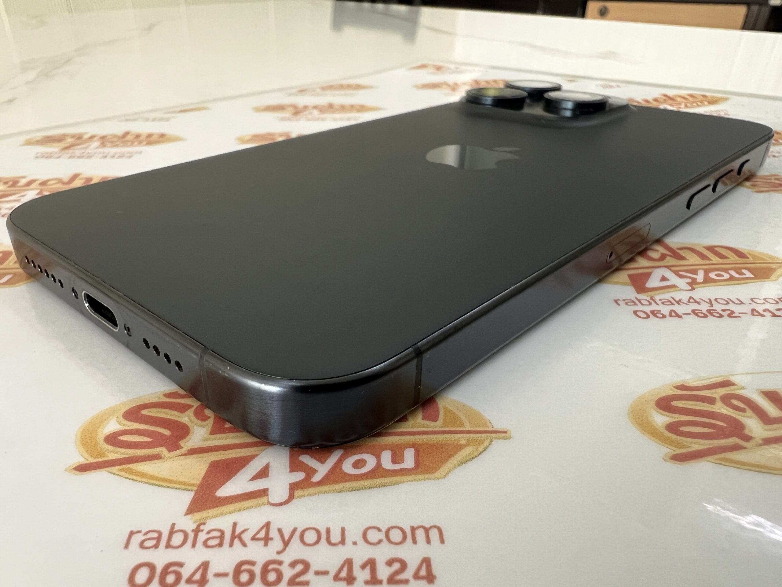 ขายถูก iPhone 15 Pro Max 256GB สภาพ79% เปลี่ยนจอเทียมมาและจอร้าวด้วยนะครับ(แต่ใช้งานได้ครับ) สุขภาพแบต75% สีBlue ศูนย์ไทย อุปกรณ์ไม่มีนะครับ ไม่ติดiCloud - Image 4