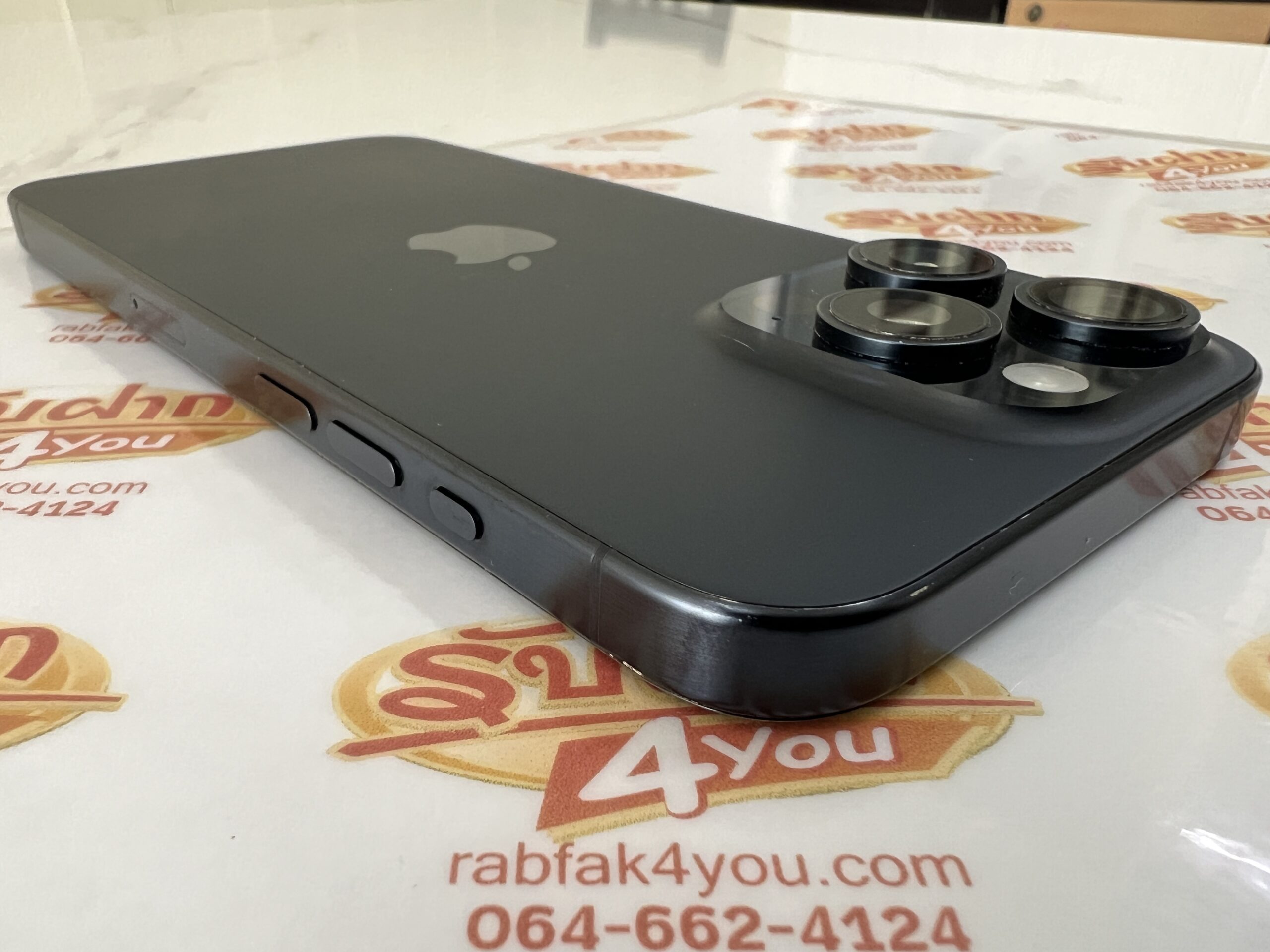 ขายถูก iPhone 15 Pro Max 256GB สภาพ79% เปลี่ยนจอเทียมมาและจอร้าวด้วยนะครับ(แต่ใช้งานได้ครับ) สุขภาพแบต75% สีBlue ศูนย์ไทย อุปกรณ์ไม่มีนะครับ ไม่ติดiCloud - Image 7