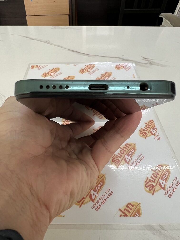 ขายถูก Vivo Y28 Ram8GB Rom256GB (ตัวท๊อป ความจำเยอะ) สภาพสวย88% ขอบมีรอยตามการใช้งานโดยรวมแล้วสวย สีGreen อุปกรณ์ไม่มีนะครับ ไม่ติดสัญญา ประกันหมดแล้ว - Image 4
